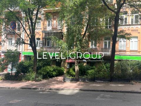 комерційна за адресою Богдана Хмельницького вул., 84