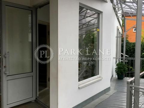 комерційна за адресою Редутна вул., 58