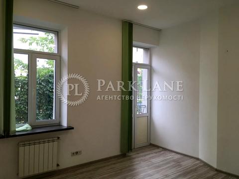 комерційна за адресою Редутна вул., 58