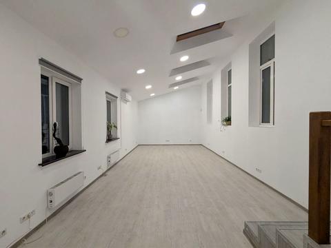 комерційна за адресою Редутна вул., 58