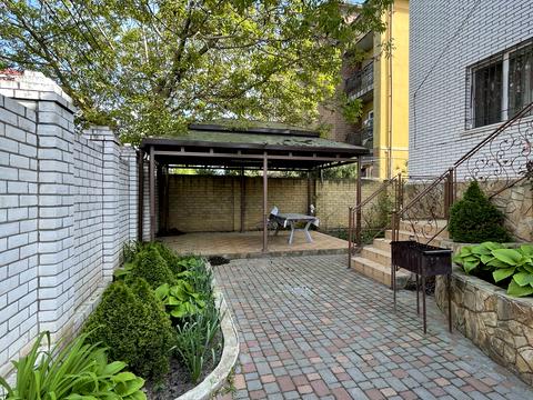 будинок за адресою 1-й Амундсена пров., 11