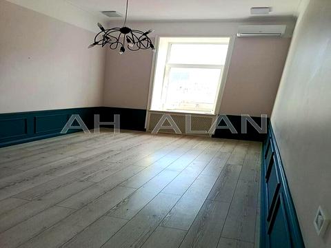 комерційна за адресою Велика Васильківська вул. (Червоноармійська), 23А