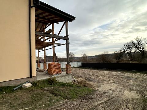 дом по адресу Озерна