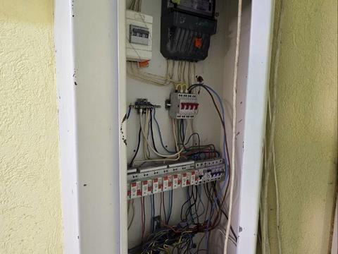 комерційна за адресою Молодіжна, 2/3г