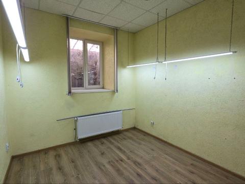 комерційна за адресою Молодіжна, 2/3г