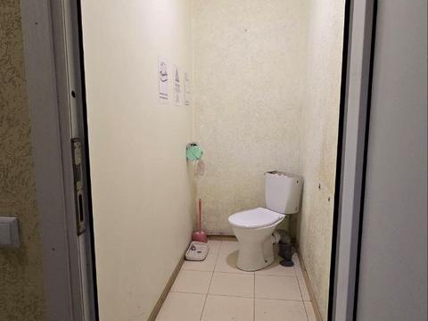 комерційна за адресою Молодіжна, 2/3г