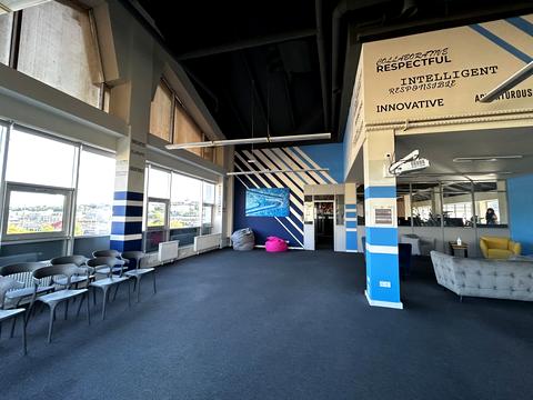 коммерческая по адресу Сімʼї Прахових ул. (Гайдара), 58