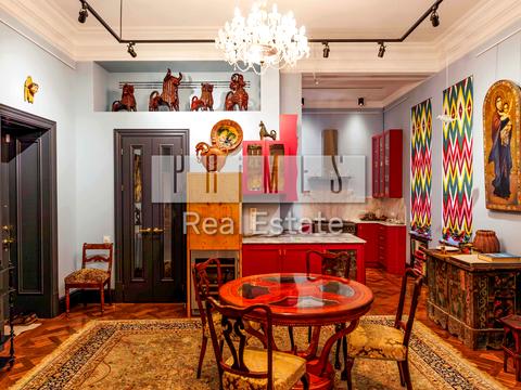 комерційна за адресою Стрілецька вул., 7/6