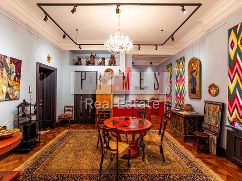 комерційна за адресою Стрілецька вул., 7/6