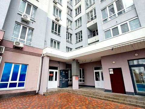 комерційна за адресою Каховська вул., 62-А