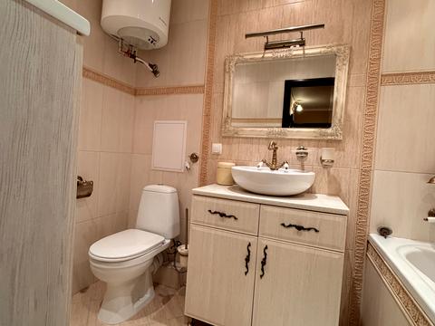 квартира за адресою Героїв полку "Азов" вул. (Маршала Малиновського), 25