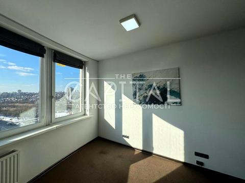 комерційна за адресою Валерія Лобановського просп., 150