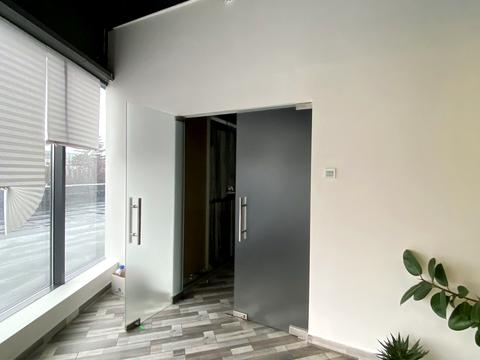 комерційна за адресою Калинова, 2