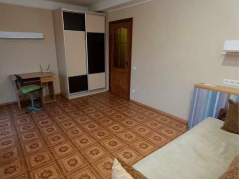 квартира за адресою Героїв Космосу вул., 1