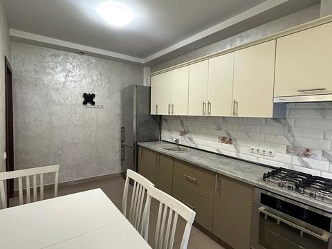 квартира за адресою В'ячеслава Чорновола вул., 93з