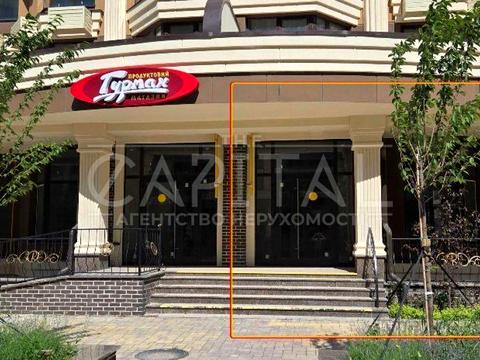 комерційна за адресою Радісна, 4А