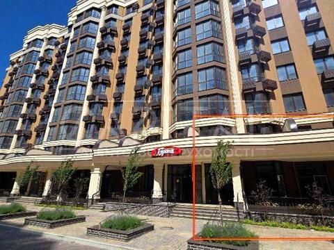 комерційна за адресою Радісна, 4А