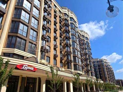 комерційна за адресою Радісна, 4А