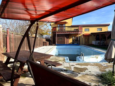 будинок за адресою Набережный переулок, 1