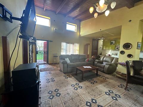 будинок за адресою Набережный переулок, 1