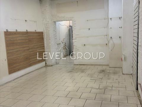 комерційна за адресою Володимирська вул., 81а