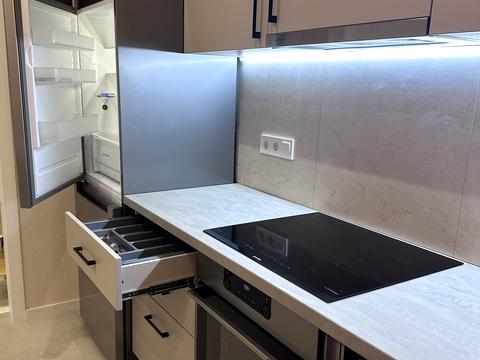 квартира за адресою Салютна вул., 2к20