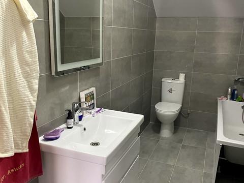 будинок за адресою Столичне шосе