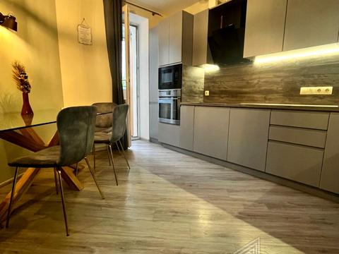 квартира по адресу Салютная ул., 1-Б