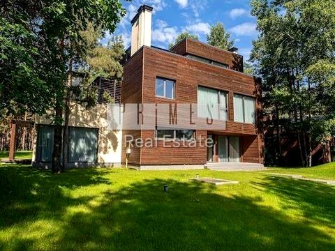 будинок за адресою Набережна вул.