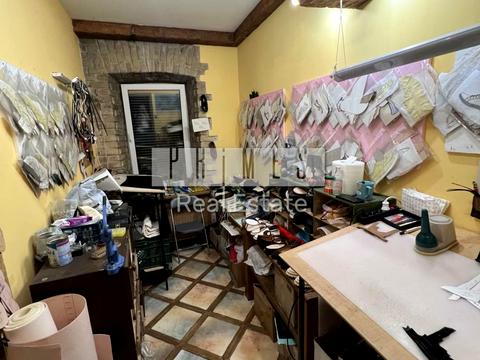 комерційна за адресою Обсерваторна вул., 8