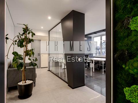 комерційна за адресою Володимирська вул., 51/53