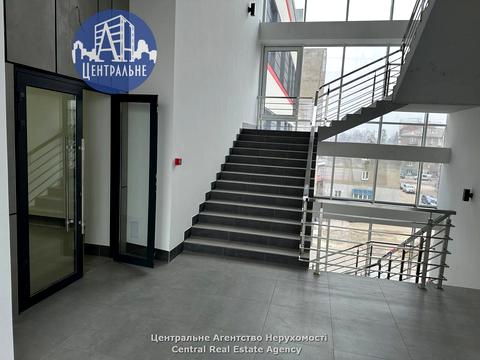 комерційна за адресою Незалежності просп., 40