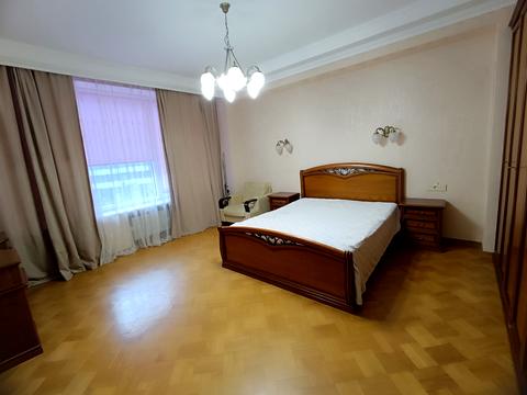 квартира за адресою Літературна вул., 1а