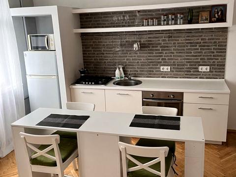 квартира за адресою Білоруська вул., 30