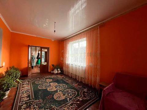 будинок за адресою Євгена Попова