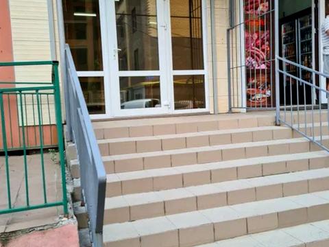 комерційна за адресою Михайла Грушевського вул., 22