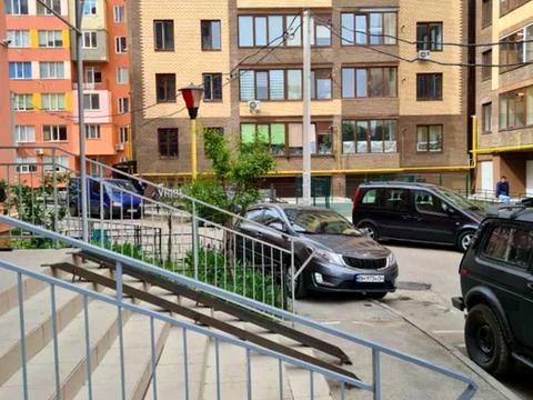 комерційна за адресою Михайла Грушевського вул., 22