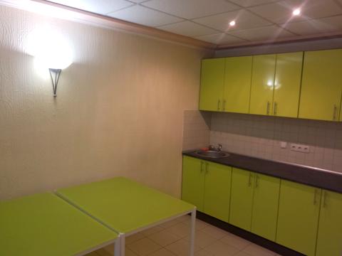 комерційна за адресою Інститутська вул., 22/7