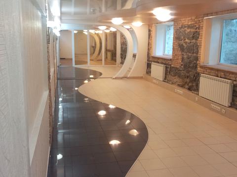 комерційна за адресою Інститутська вул., 22/7