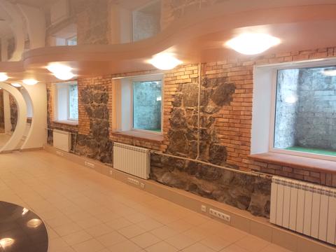 комерційна за адресою Інститутська вул., 22/7