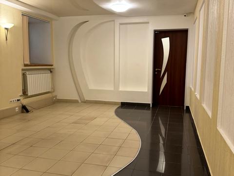 комерційна за адресою Інститутська вул., 22/7