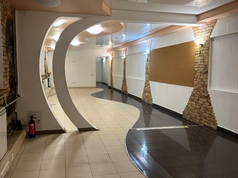 комерційна за адресою Інститутська вул., 22/7