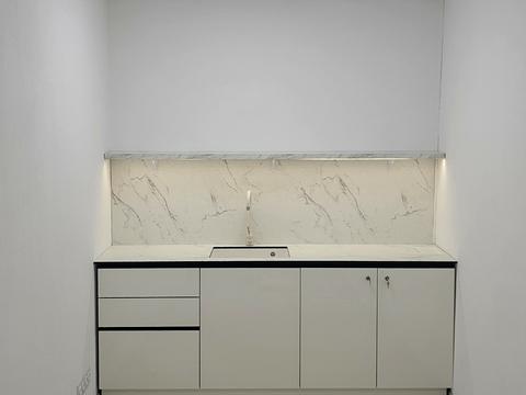 комерційна за адресою Урлівська вул., 11-А