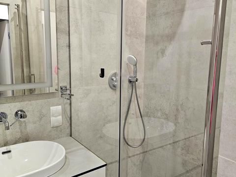 квартира за адресою Салютна вул., 2-Б