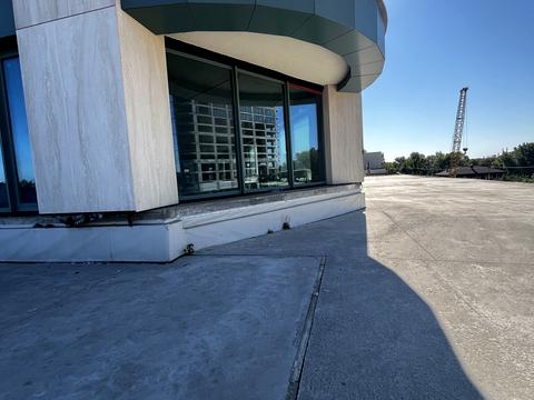 комерційна за адресою Набережна Перемоги вул., 9-Б