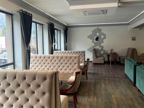 комерційна за адресою Грушевського вул., 1