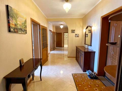 квартира за адресою Дніпровська набережна вул., 23