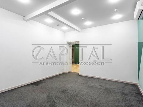 комерційна за адресою Оболонська набережна вул., 19