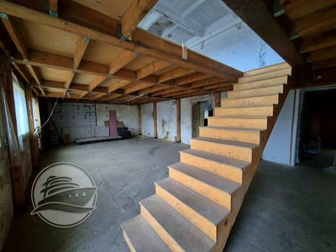 комерційна за адресою Центральна, 180