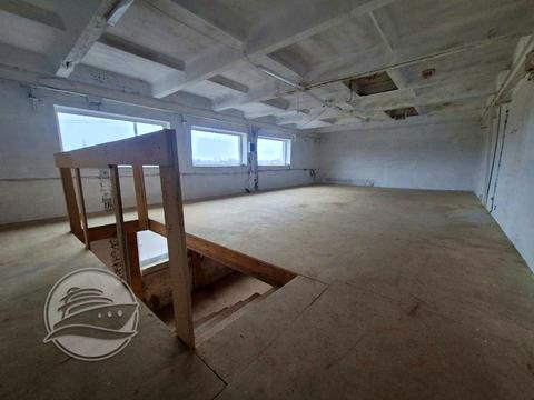 комерційна за адресою Центральна, 180